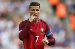 Doinb在篮网比赛中晋级下一阶段，重返赛场引发热议！赛场气氛高涨